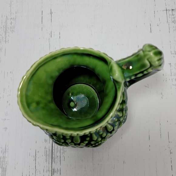 Vtg Camark Pottery 139C Embossed Pitcher - Picture 9 of 13